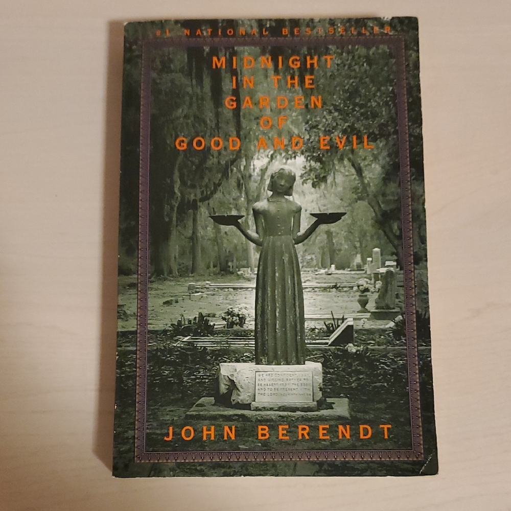 Midnight in the Garden of Good and Evil by John Berendt